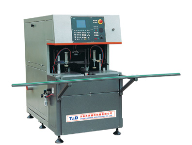 SQJ-CNC-120 - Установка с цифровым управлением для обработки угловых соединений пластмассовых дверей и окон